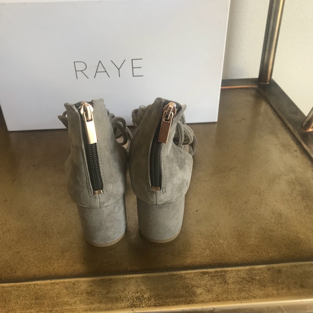 Shoes - Picture 4 of 7